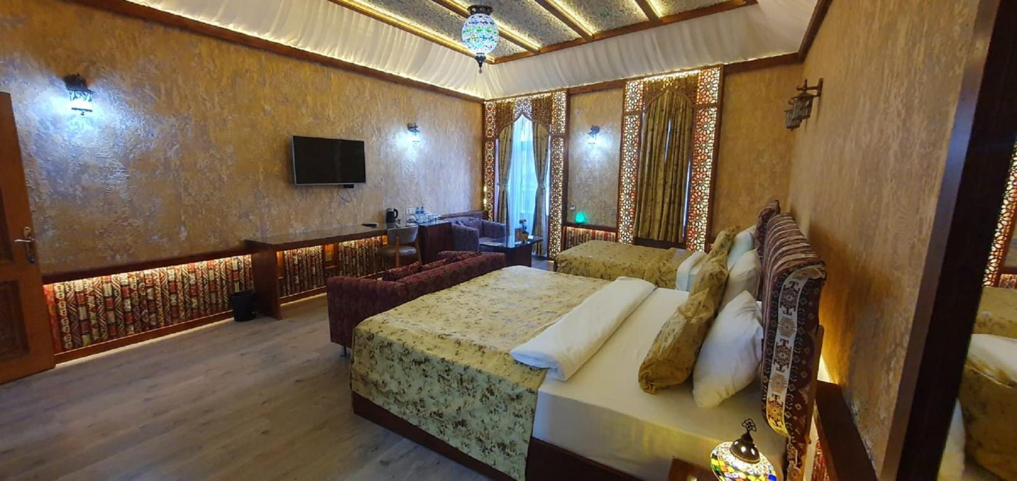 فندق Qiz Galasi